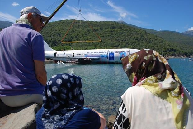 Kuşadası sahilinde ilginç görüntü