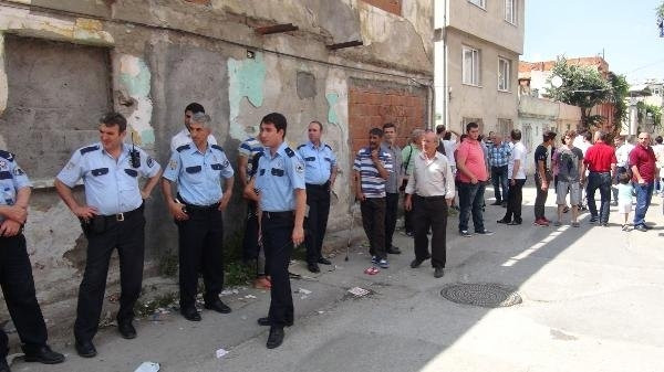 Suriyelilerle 'yan bakma' kavgası: 3 yaralı