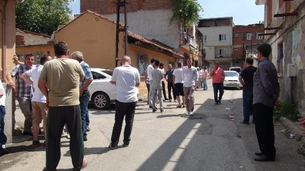 Suriyelilerle 'yan bakma' kavgası: 3 yaralı