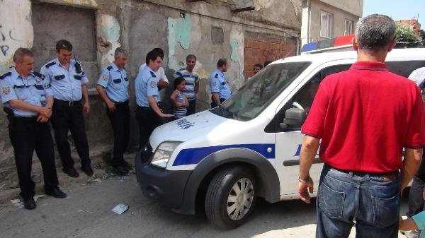 Suriyelilerle 'yan bakma' kavgası: 3 yaralı