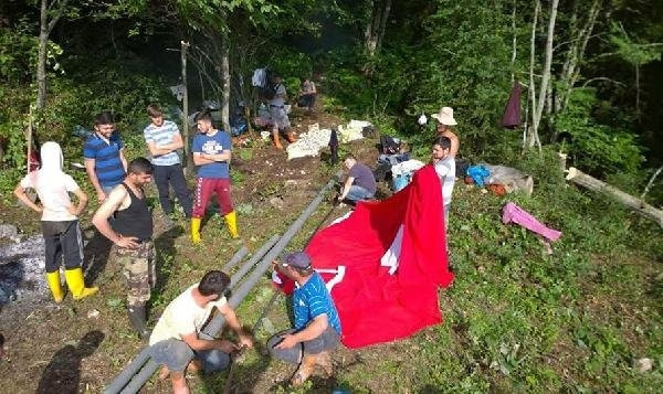 820 metre rakımlı tepeye Türk bayrağı asıldı