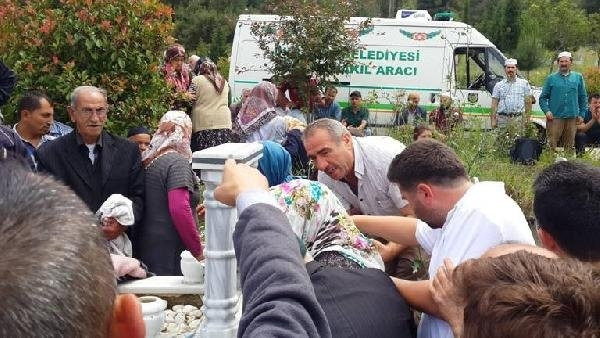 Uyurgezer kız balkondan düştü