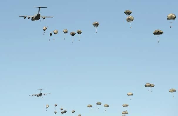 NATO'dan Rusya'ya gözdağı