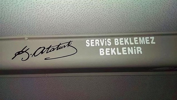 En komik araç yazıları