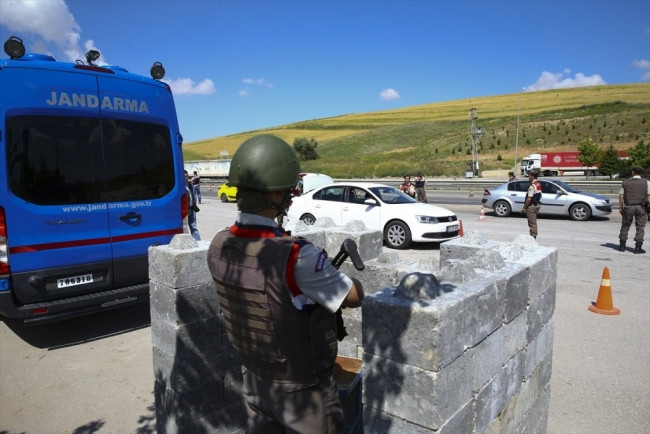 Jandarma didik didik aradı