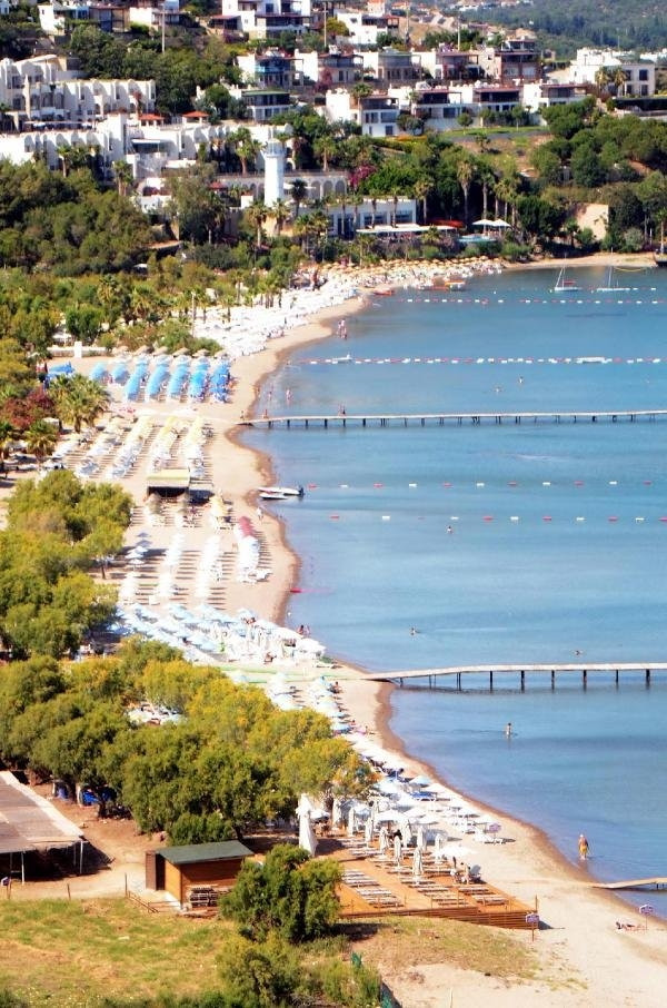 Ortakent plajları boş kaldı