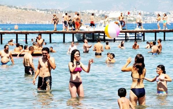 Ortakent plajları boş kaldı