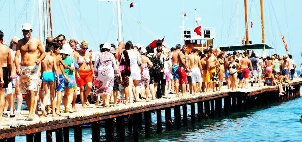 Ortakent plajları boş kaldı