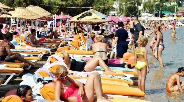 Ortakent plajları boş kaldı
