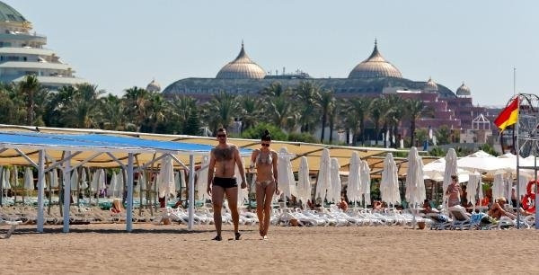 Antalya'da sahiller boş kaldı !