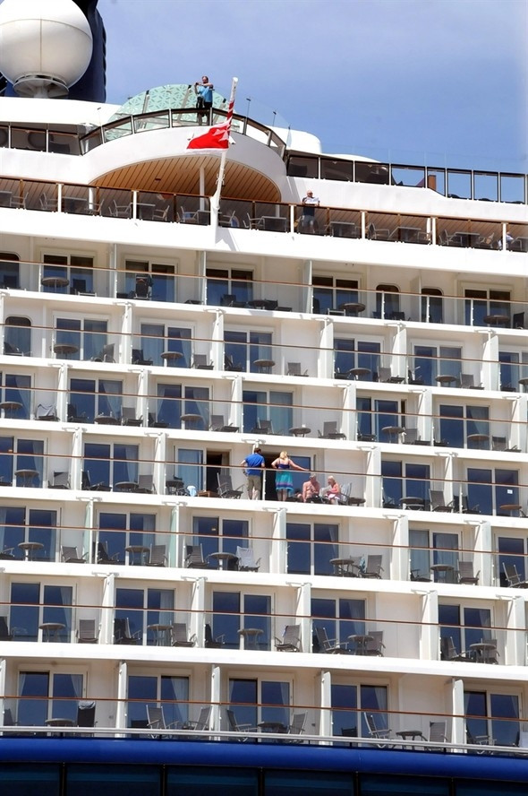 Bodrum'a bir anda 4 bin 500 turist giriş yaptı