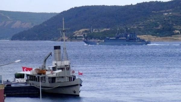 Rus savaş gemisinden kışkırtıcı hareketler