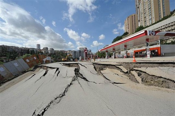 Ankara'da çöken yol için açıklama geldi