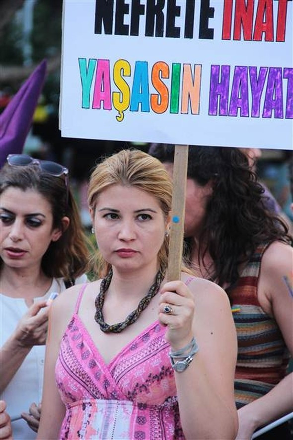 Adana ABD'deki katliam için toplandı