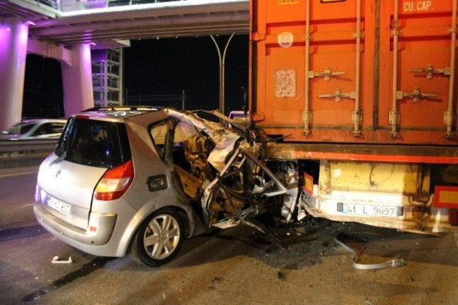 Kocaeli'de feci kaza: 1 ölü 2 yaralı