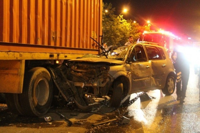 Kocaeli'de feci kaza: 1 ölü 2 yaralı
