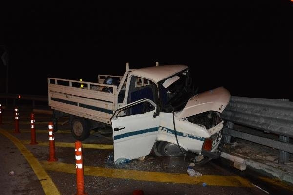 Virajı alamadı çarptı: 1 ölü 2 yaralı