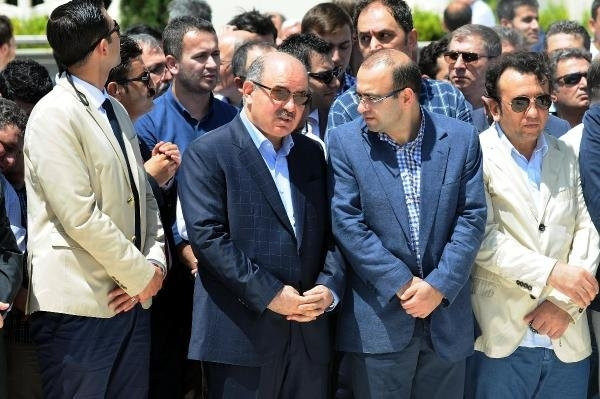 Erdoğan ve Gül cenazede bir araya geldi