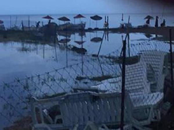 Yağış ve fırtına hayatı olumsuz etkiledi