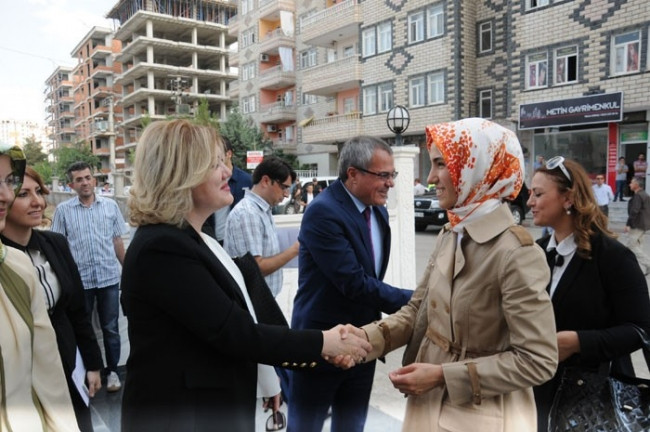 Sümeyye Erdoğan ortaya çıktı! Evlilikten sonra ilk kez...