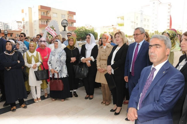 Sümeyye Erdoğan ortaya çıktı! Evlilikten sonra ilk kez...