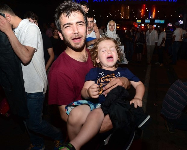 Patlamada sabaha karşı ilk görüntüler !