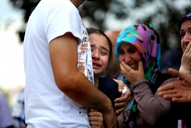 Adli Tıp'ın önü feryat figan! Gözyaşları sel oldu