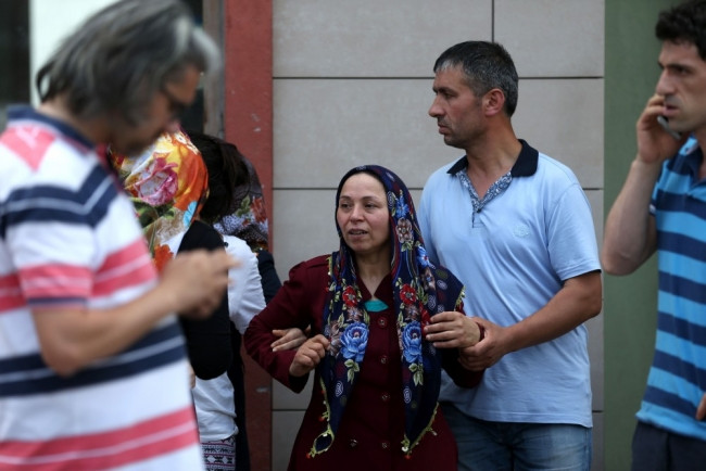 Adli Tıp'ın önü feryat figan! Gözyaşları sel oldu
