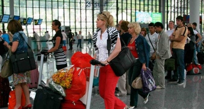 Rus Turistler Türkiye Sevinci Yaşıyor