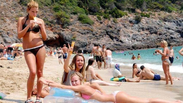 Rus Turistler Türkiye Sevinci Yaşıyor