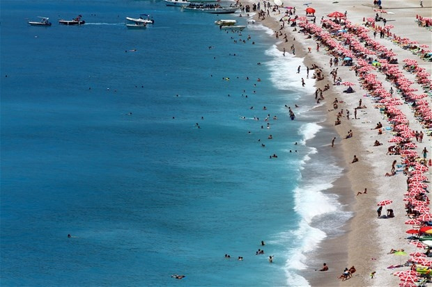 Tatilciler Fethiye'ye akın etti