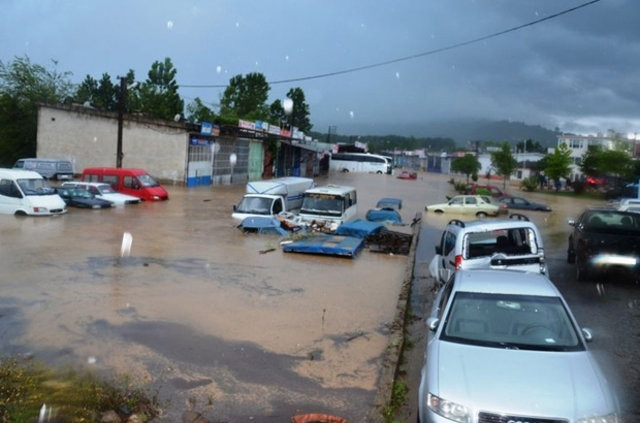 Ordu'yu sel ve heyelan vurdu