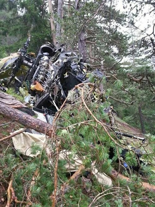 Düşen helikopterin enkazından ilk fotoğraflar