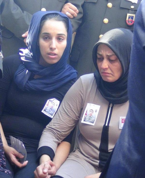 Şehit cenazesinde protokol krizi