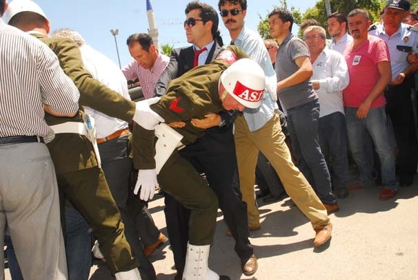 Şehit cenazesinde talihsiz kaza !