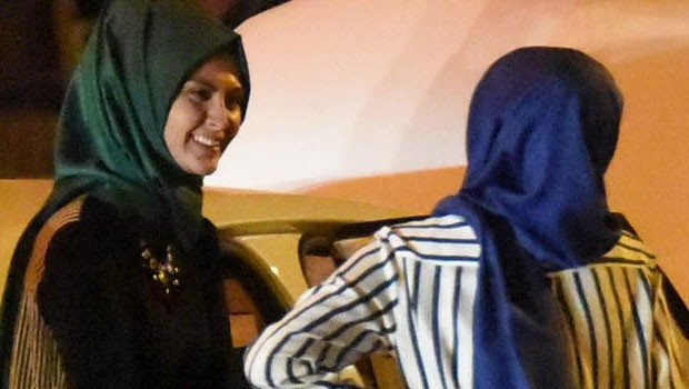 Üniversiteli kızlara kiralık araba şoku !