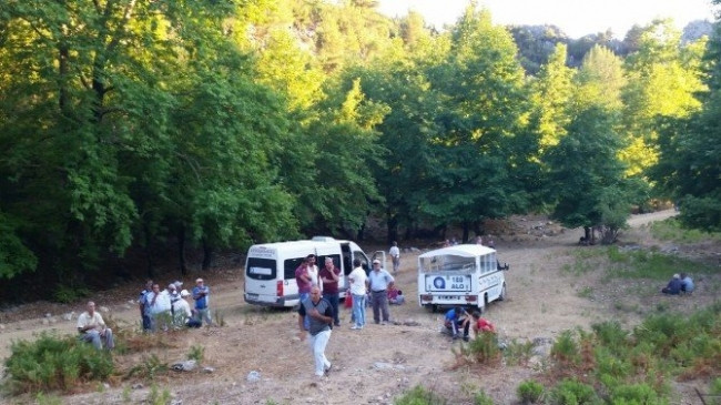 Kaynanasını ve 4 yaşındaki çocuğu vurdu