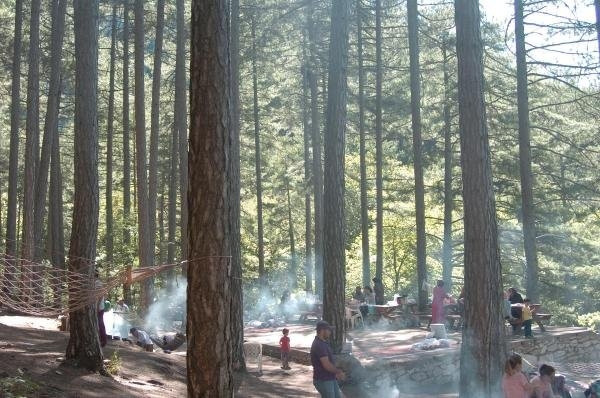 Kazdağları piknikçi mangalıyla duman altı