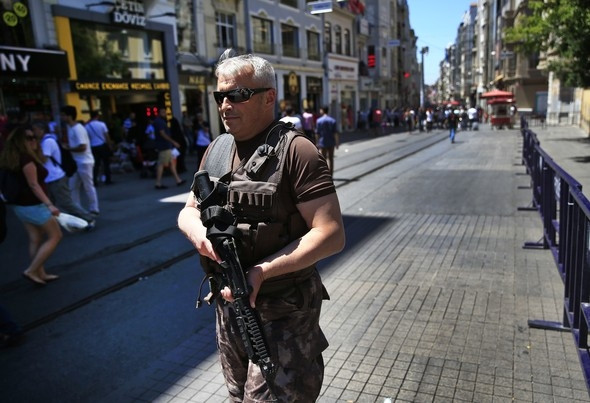 Fransa Başkonsolosluğu'nda yoğun güvenlik önlemleri