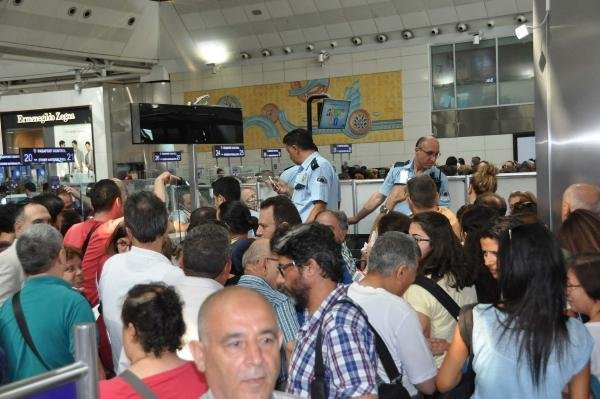 Atatürk Havalimanı'nda yeşil ve gri pasaport alarmı