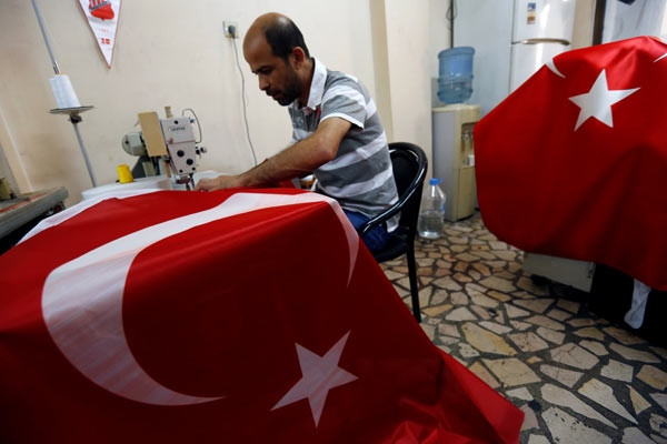 Bayrak satışlarında patlama