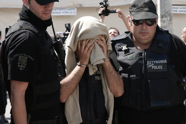Yunanistan'a kaçan darbecilere 2 ay hapis