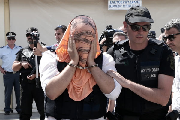 Yunanistan'a kaçan darbecilere 2 ay hapis