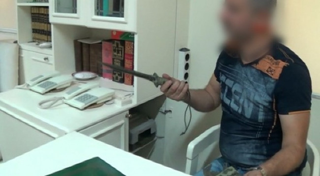 Polis Fethullah Gülen'in İzmir'de kullandığı odaya girdi