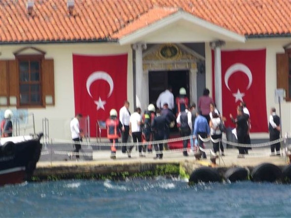 Kız Kulesi'nde yangın paniği