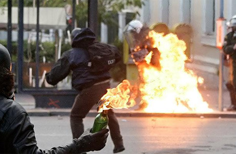 Polisi böyle yaktılar