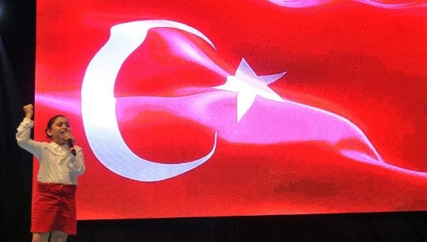 Vali yanlış gözaltılar için özür diledi