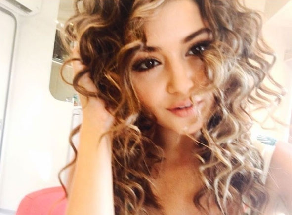 Hande Erçel imaj değiştirdi