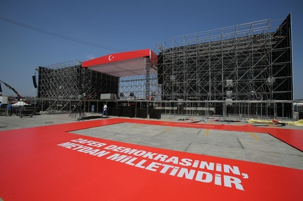 'Demokrasi ve Şehitler Mitingi' için çalışmalar devam ediyor
