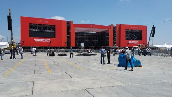 'Demokrasi ve Şehitler Mitingi' için çalışmalar devam ediyor